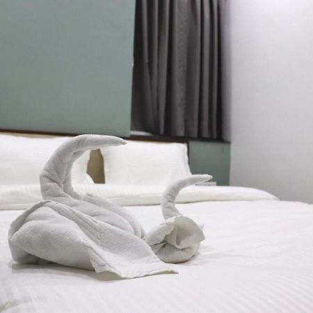 Sharman Suites Пуна Экстерьер фото